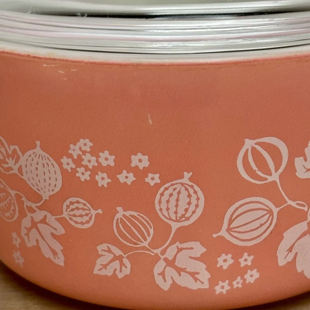 Vintage Pyrex Gooseberry Pink 473 1 Quart Round Covered Casserole dish with lid - Picture 5 of 15